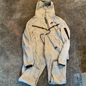 Boys Nike Tech Sweatsuit